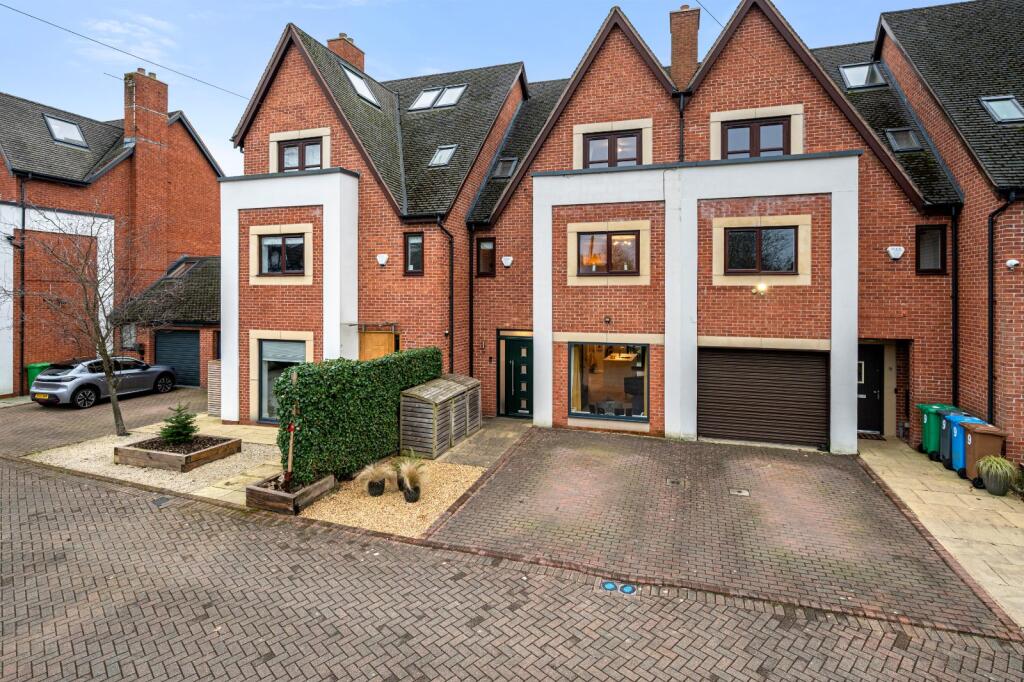 Main image of property: Derwent Avenue, Chorlton, Manchester, M21