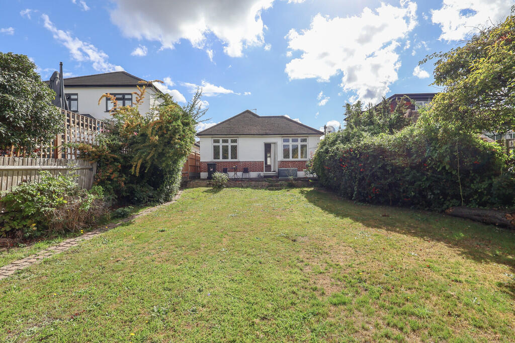 Greenfield Avenue, Surbiton photo 4