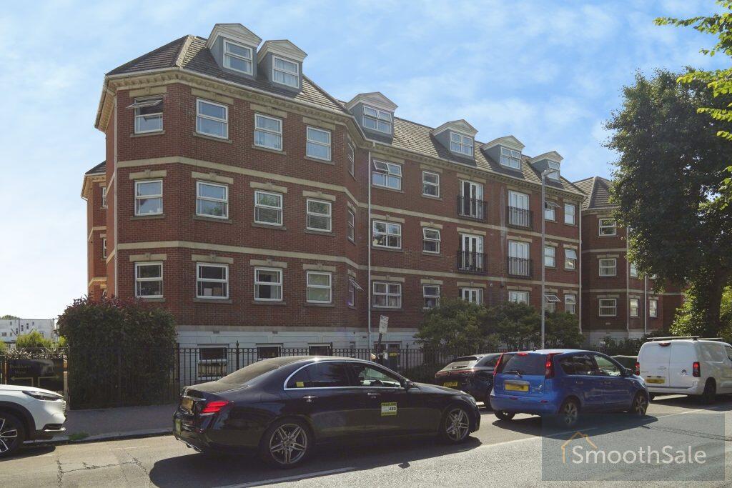 Main image of property: Flat 3, Petworth House, Hove, BN3 1WG