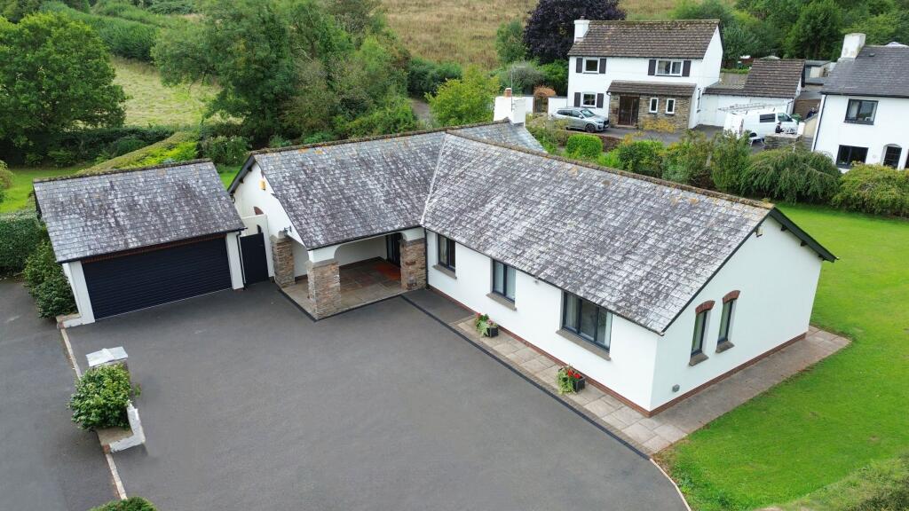 3-bed bungalow on Saxon Meadow, Collaton St. Mary, £550,000