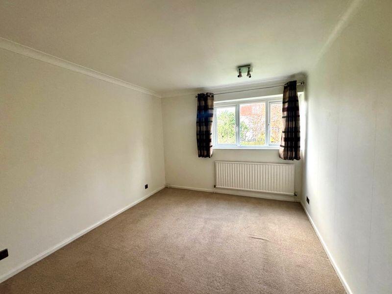 Apartment in Enfield - View 4