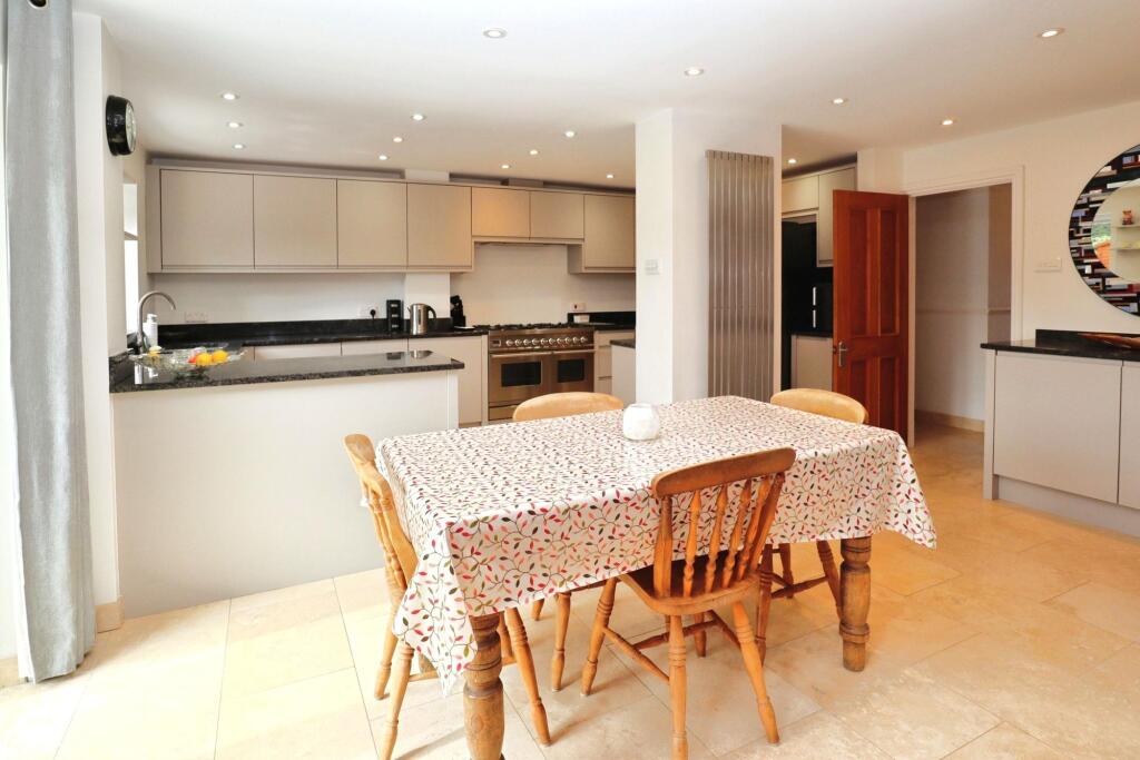 House in Steeple Claydon, Buckinghamshire - View 4