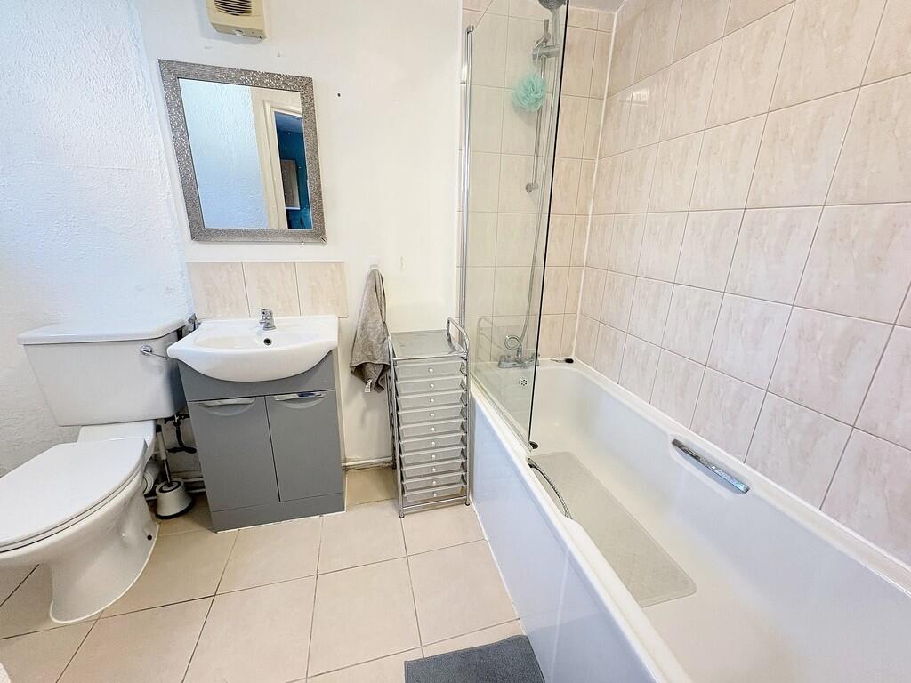 House in Southampton - View 5