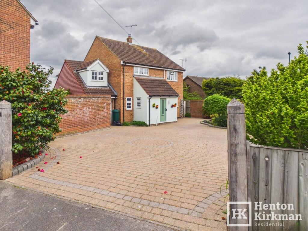 4-bed detached on Connaught Way, Billericay, Essex, CM12, £695,000