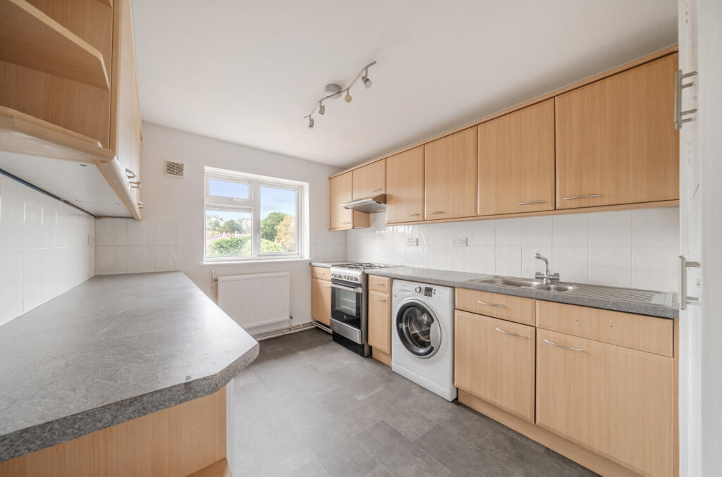 Apartment in Guildford - View 3