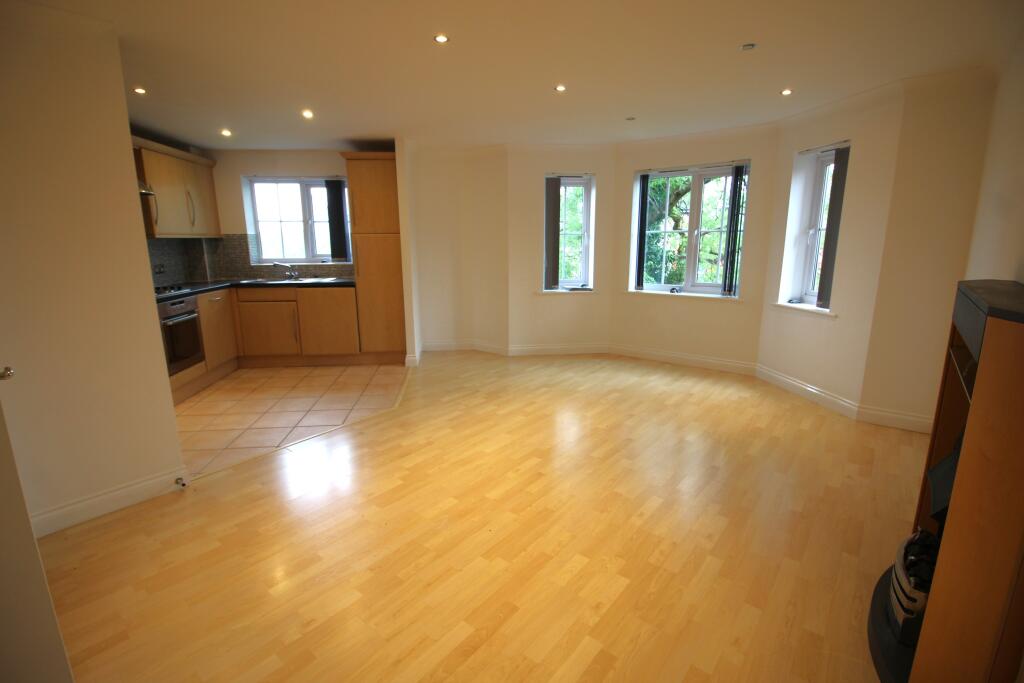 Derby Court, Bury, BL9 photo 2