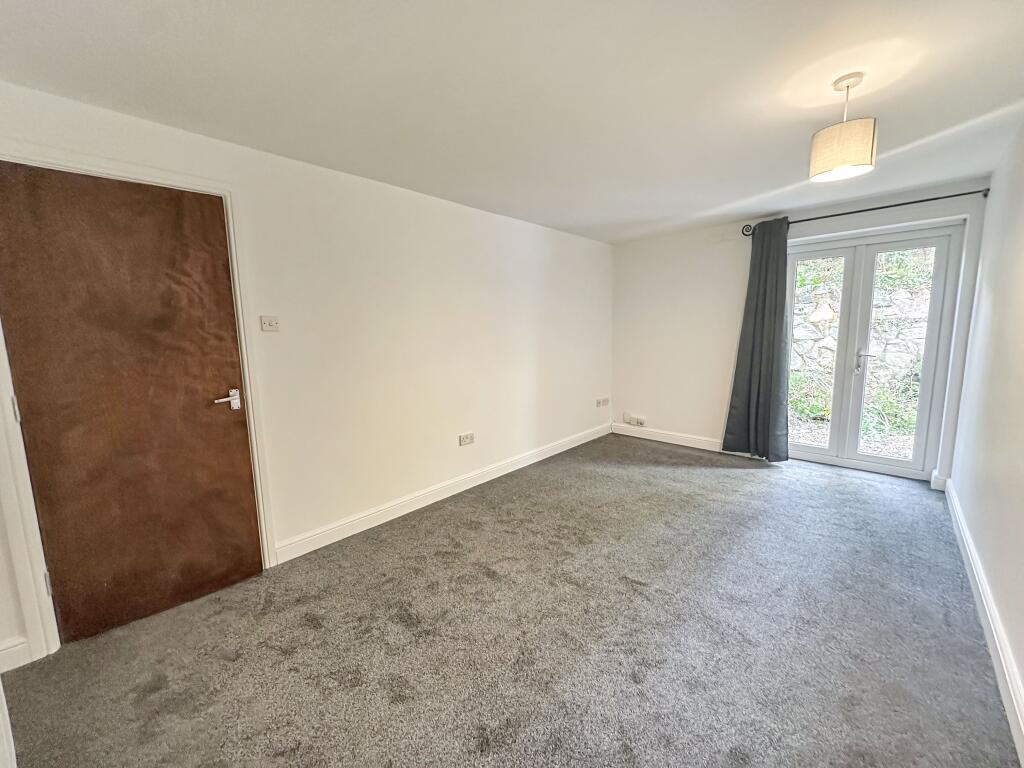 Main image of property: West Wycombe Road, High Wycombe, Buckinghamshire, HP12