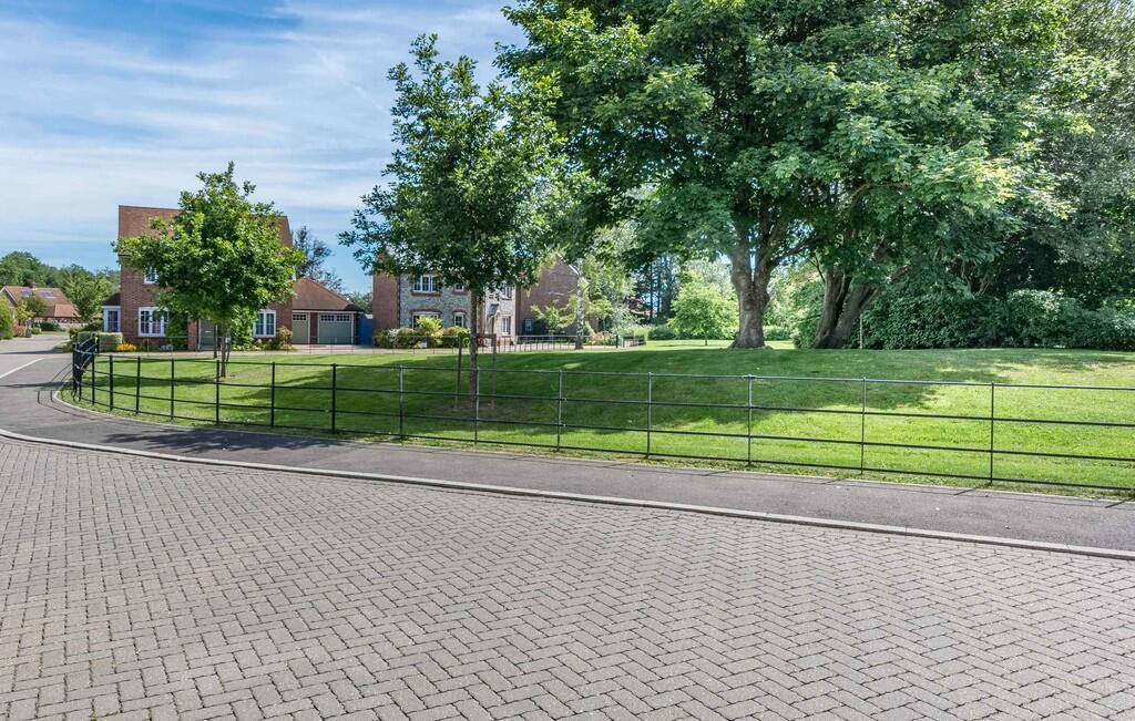 Nightingale Lane, Barnham photo 2