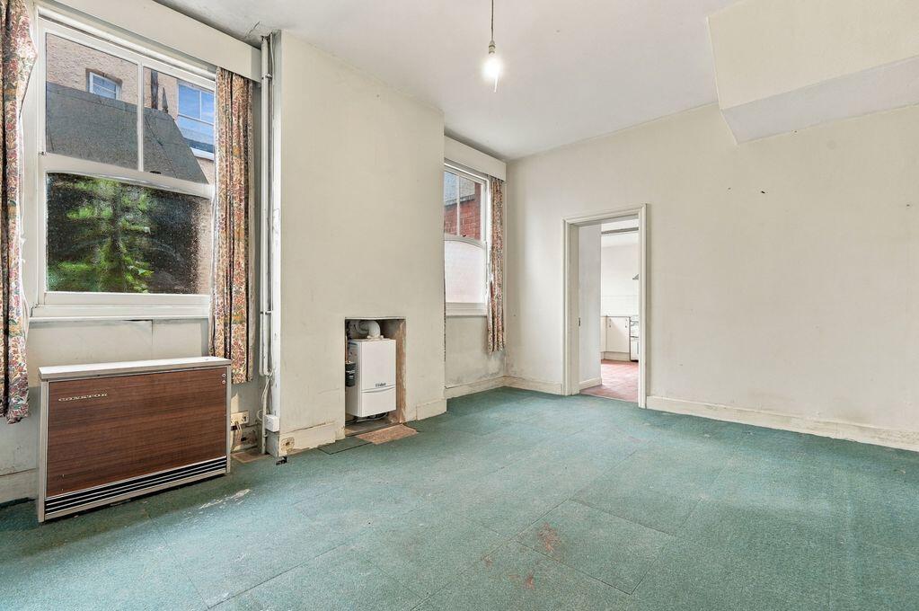 House in Enfield - More