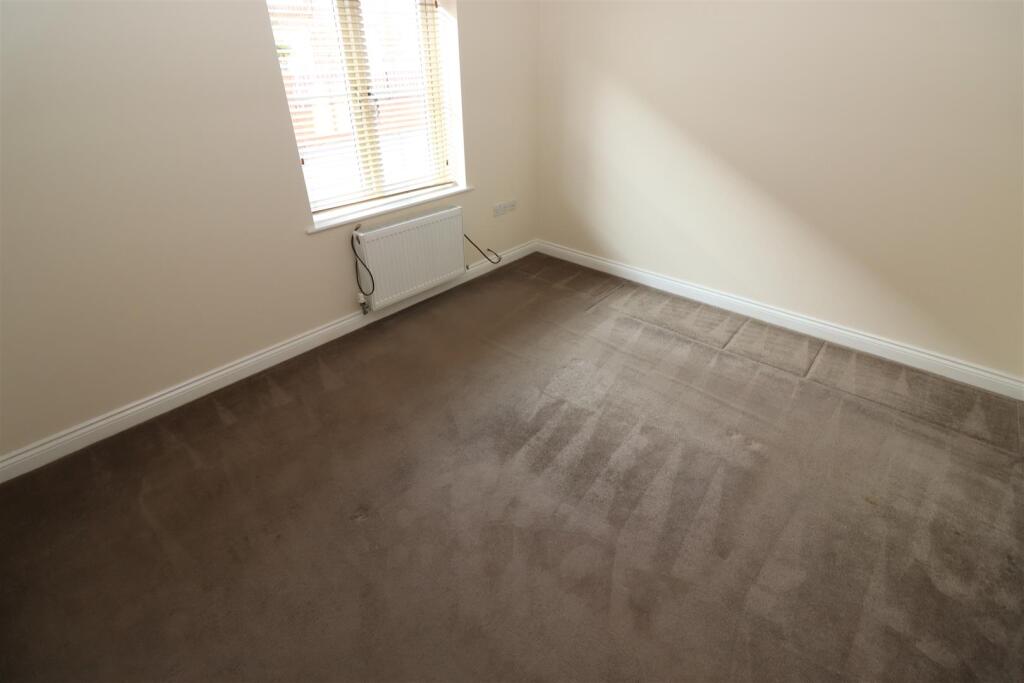 House in Higham Ferrers, North Northamptonshire - View 4