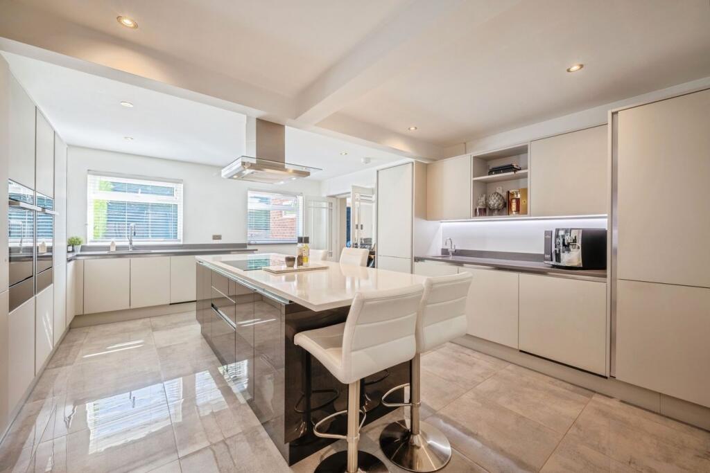 House in Hull - View 2