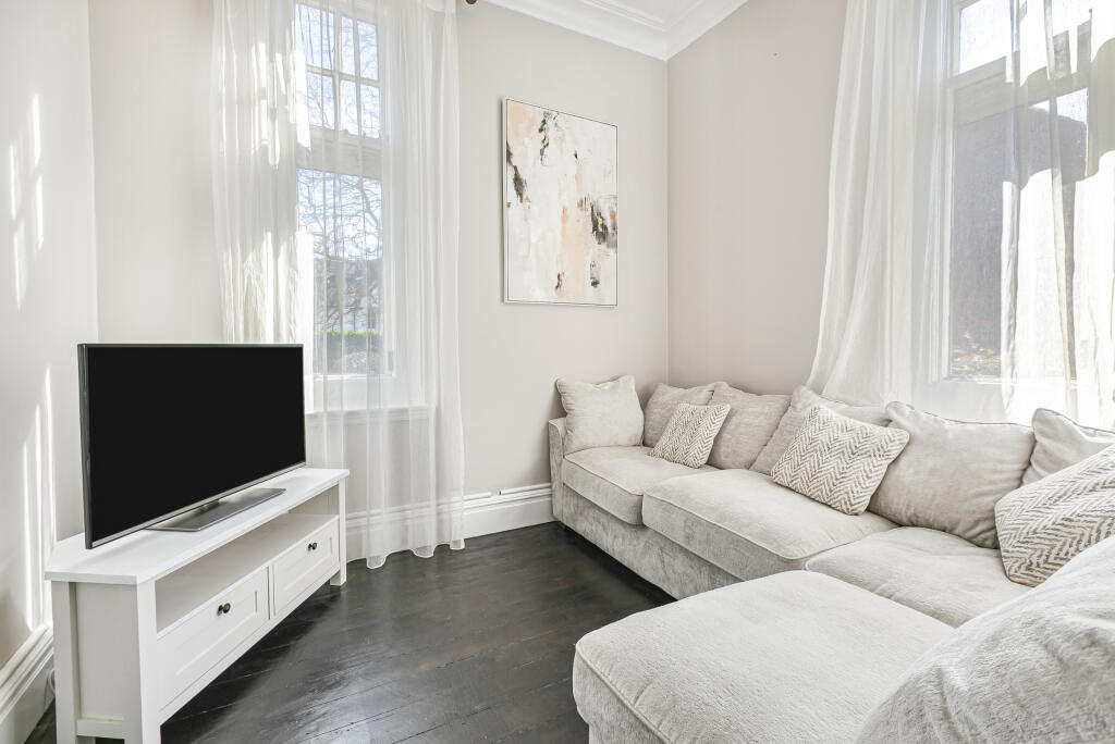 Additional image 4 of Akrill House, Hollybush Lane, Harpenden, Hertfordshire