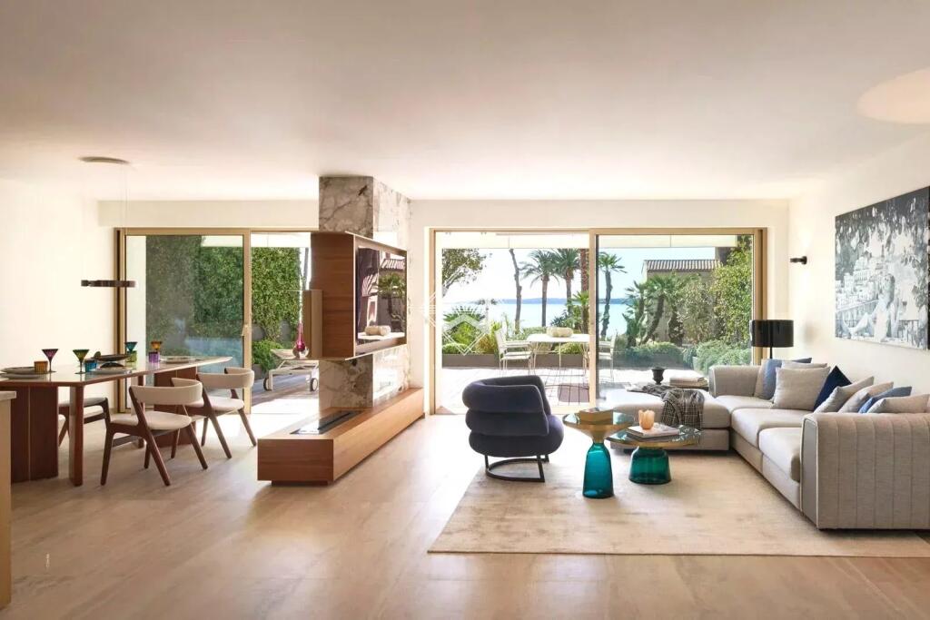 Main image of property: Provence-Alps-Cote d`Azur, Alpes-Maritimes, Cannes