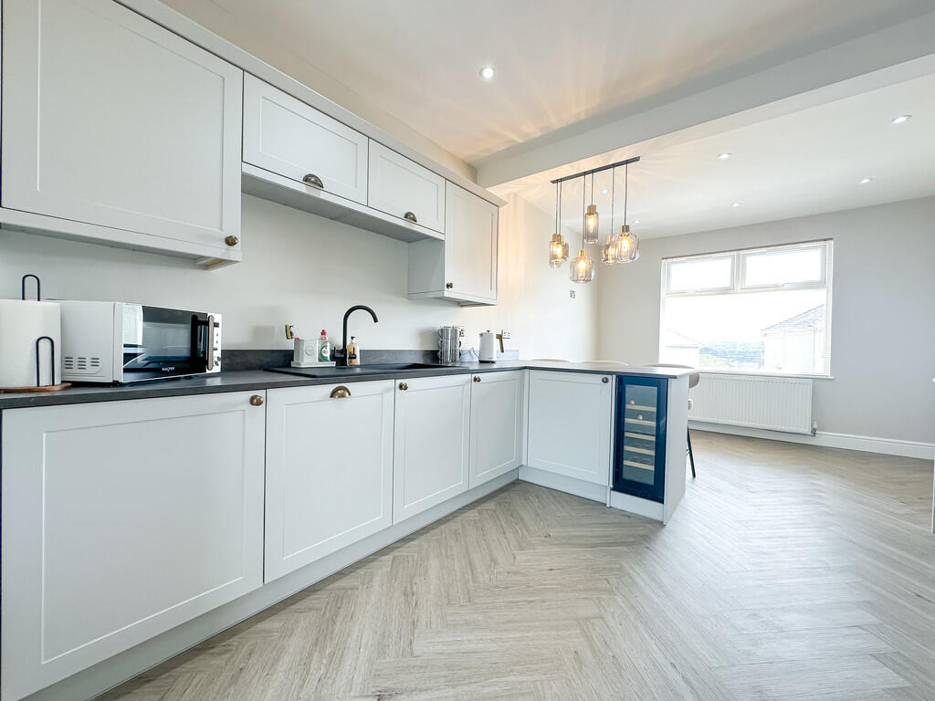 Maesycoed Terrace, Ystrad Mynach photo 4