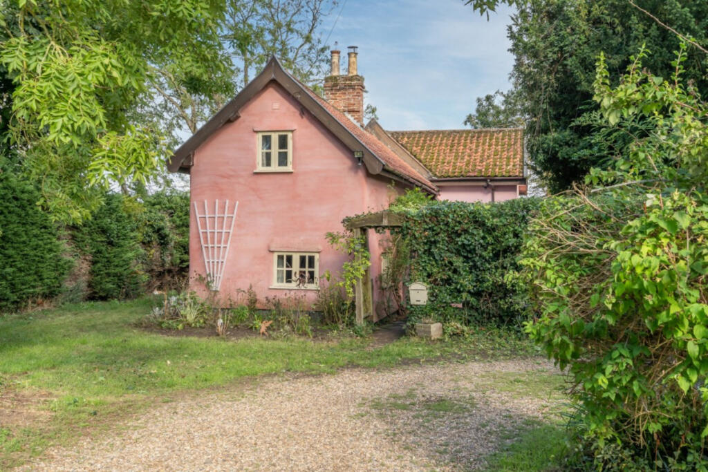 Main image of property: The Turnpike, Bunwell, NR16 1