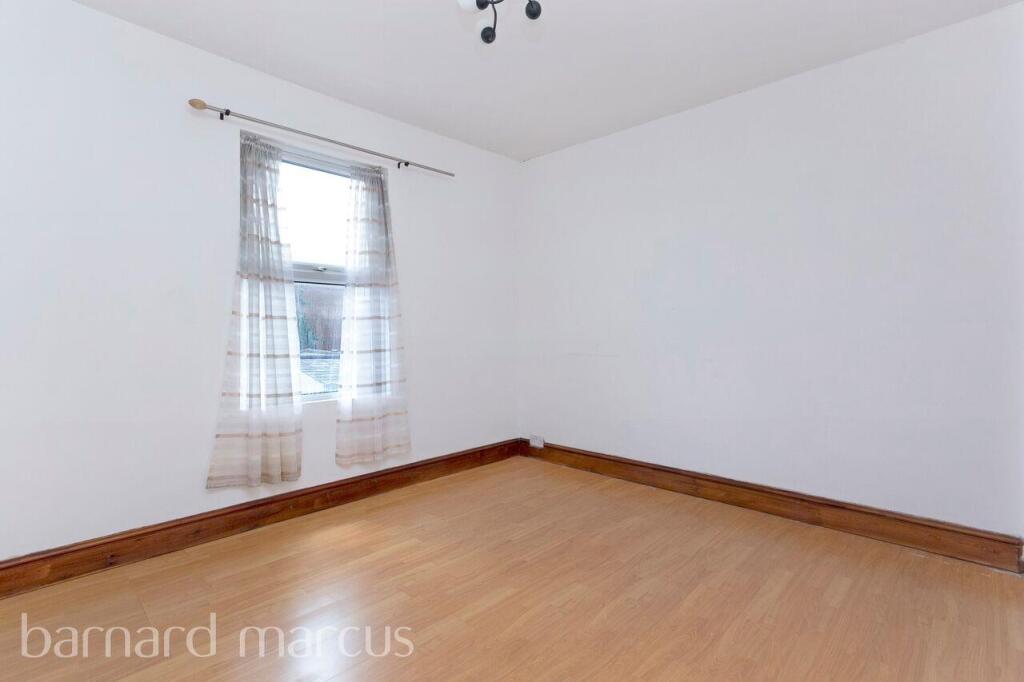 House in Croydon - View 4
