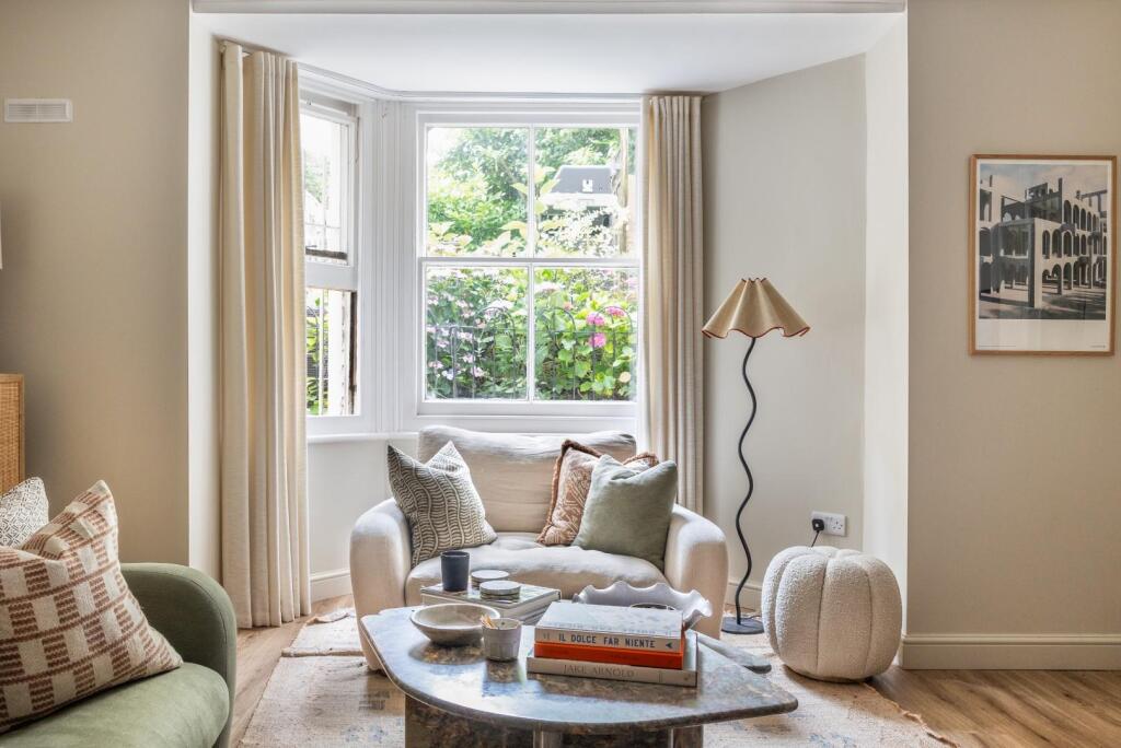 Apartment in Brighton - View 3