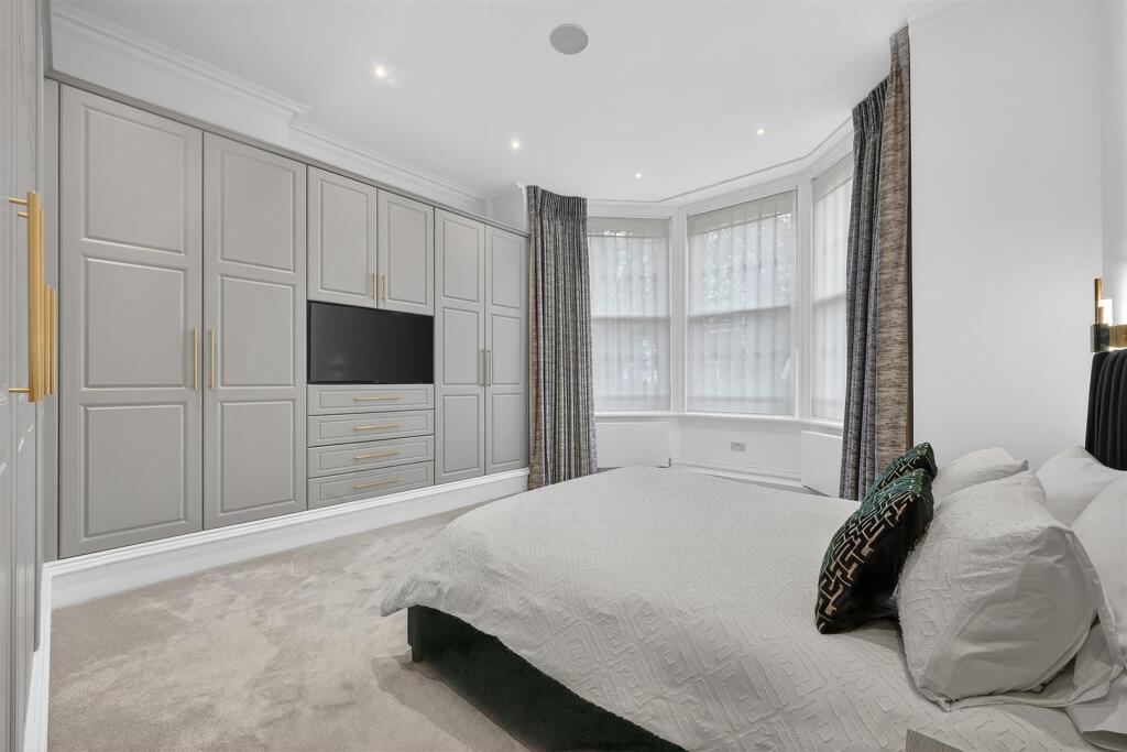 Apartment in London - More