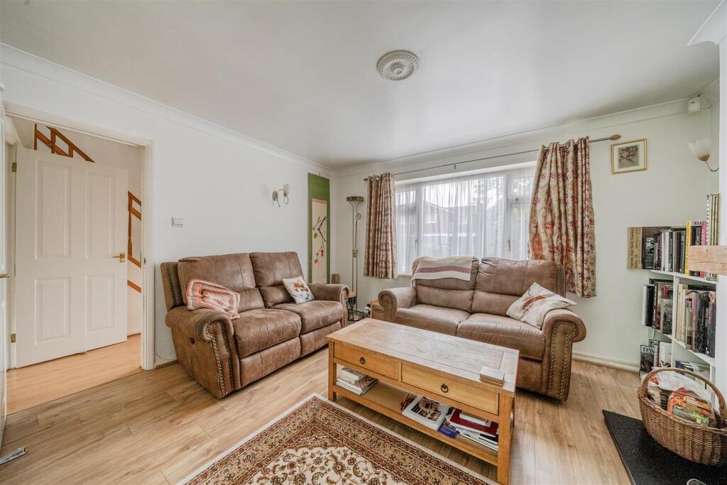 House in Berkshire, Wokingham Without - View 4