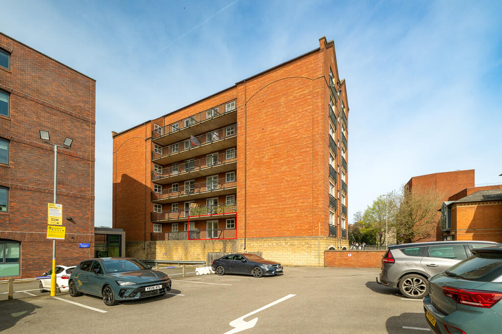 Main image of property: 5 Grantavon House, Brayford Wharf East, Lincoln, Lincolnshire, LN5 7WA