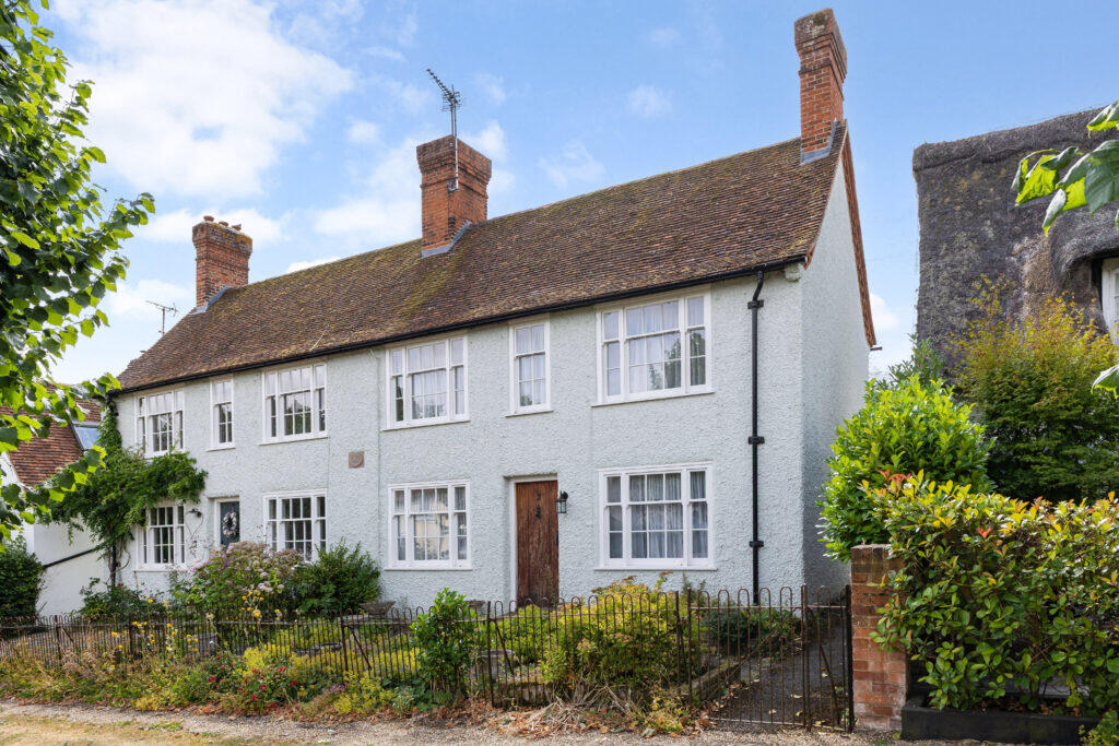 Main image of property: 2 Hope Cottages, Westmill, SG9 9LW