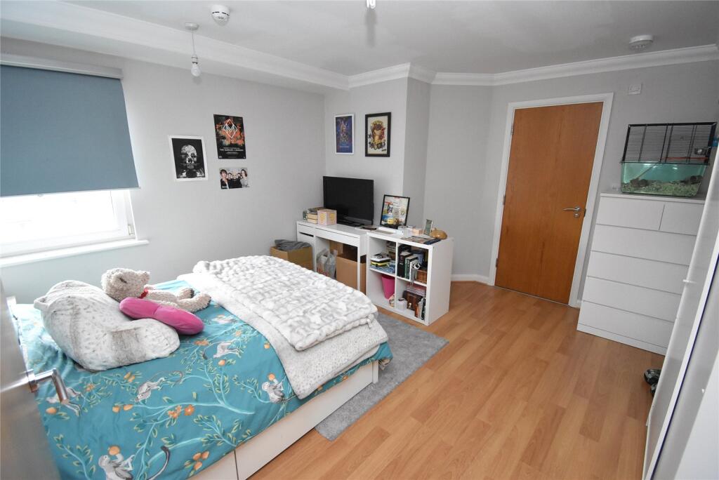 Apartment in Luton - View 5