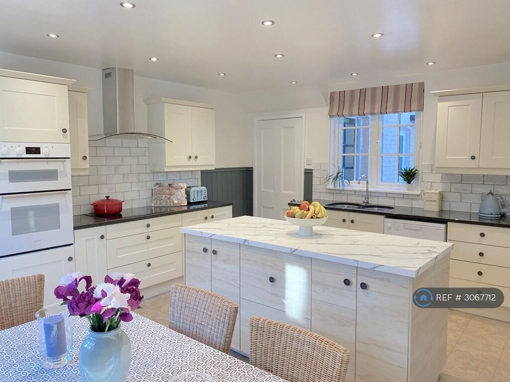 House in Guildford - View 5