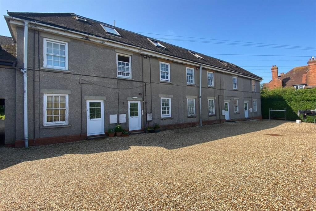 Main image of property: Roseland, Bath Road, Devizes, SN10