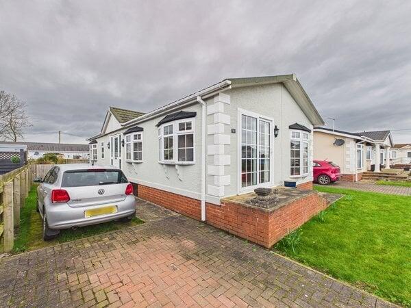 3-bed caravan on Warren Park, Warrant Road, Stoke-on-Tern, Market Drayton, Shropshire, £144,950