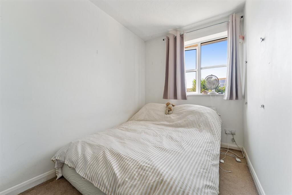Barley Cross, Wick St. Lawrence, BS22 - More