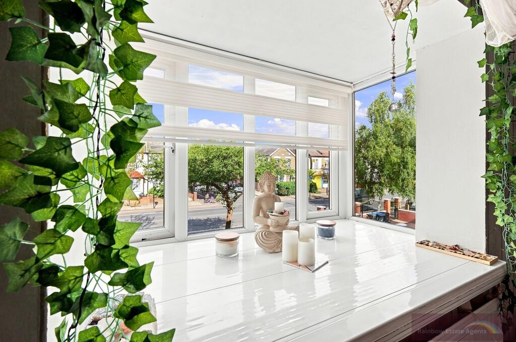 Apartment in Enfield - View 3