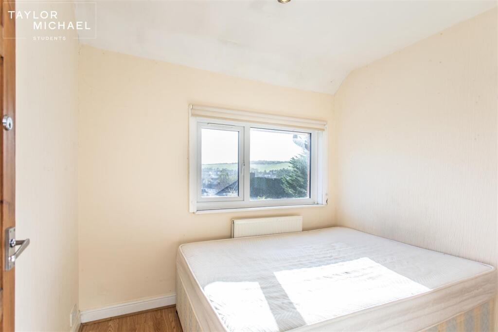 6 bedroom terraced house for rent