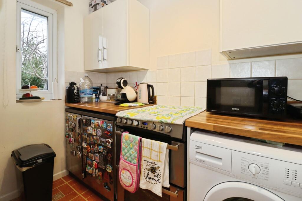 Ellan Hay Road, Bradley Stoke, Bristol, Gloucestershire, BS32 photo 3