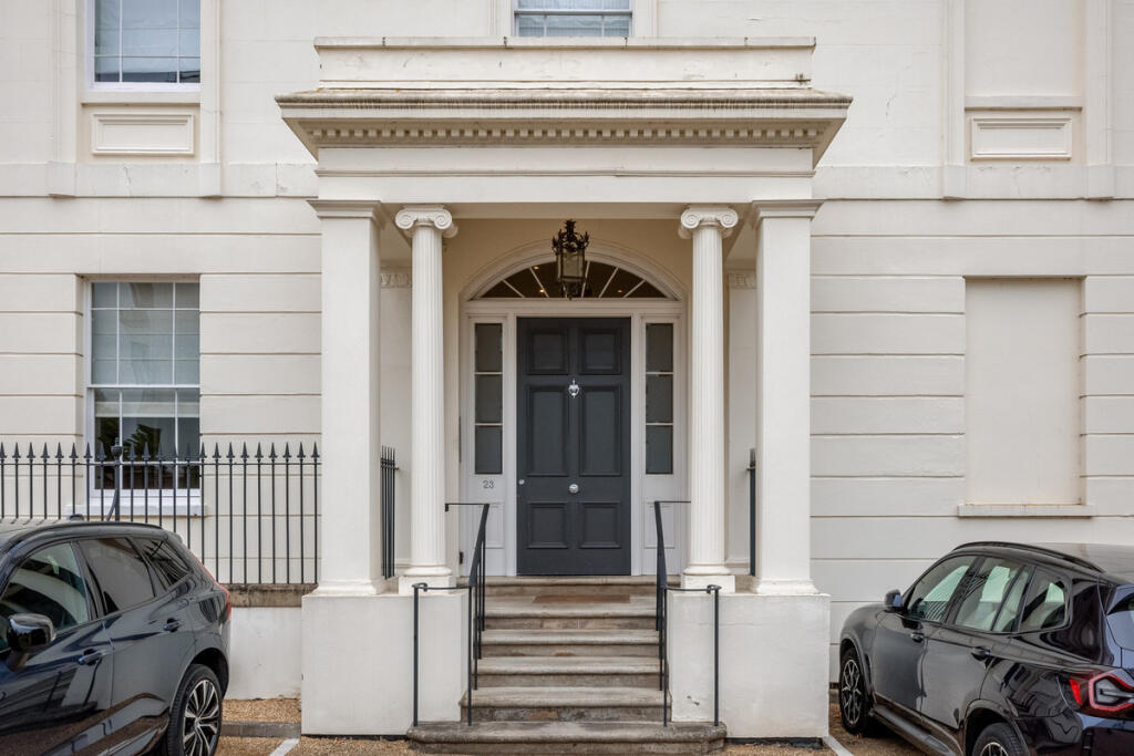 Apartment in Warwick, Royal Leamington Spa - View 2