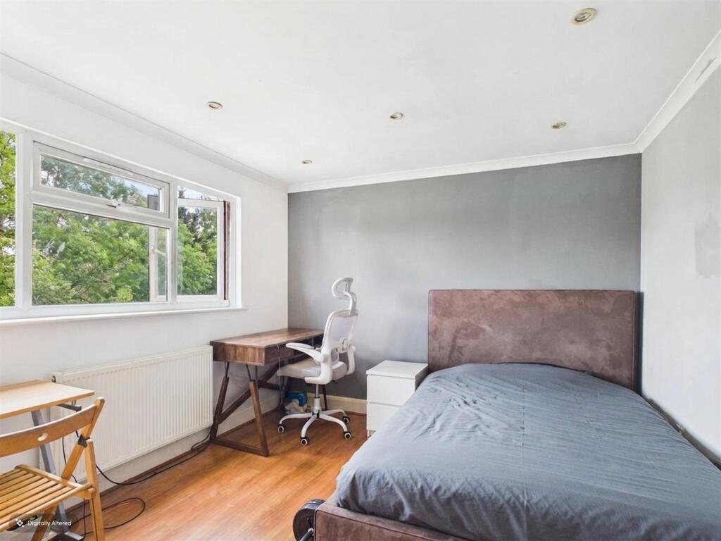 House in Harrow - View 5