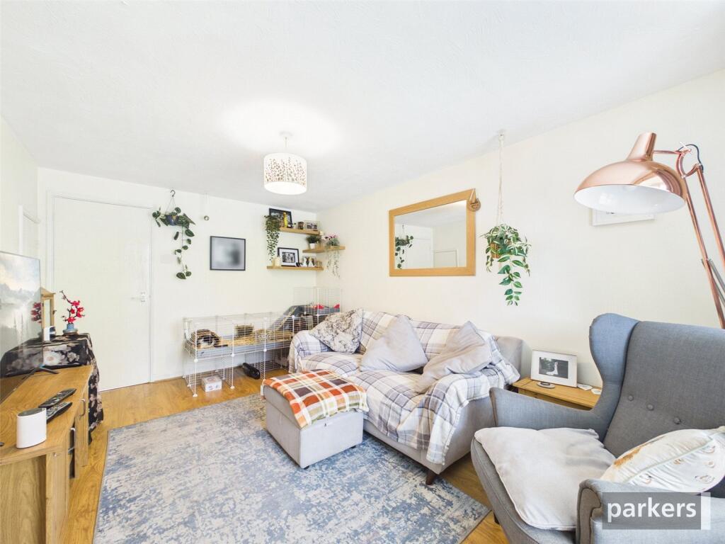 Sunderland Close, Woodley, Reading, Berkshire, RG5 photo 3