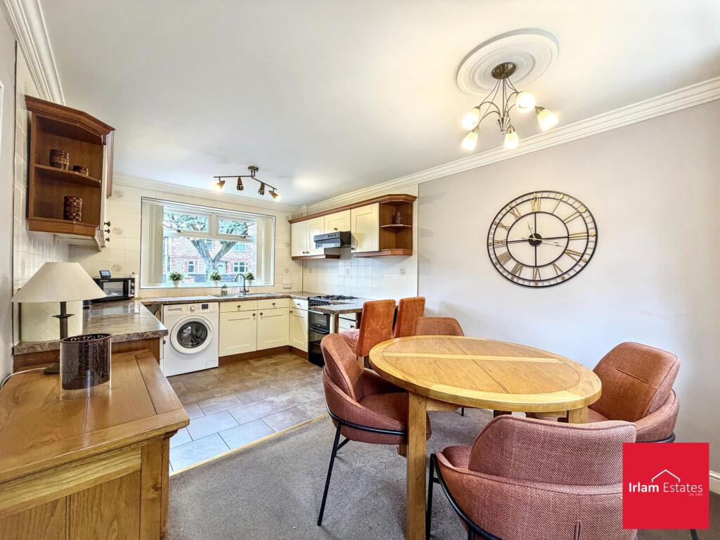 House in Salford, Higher Irlam - More