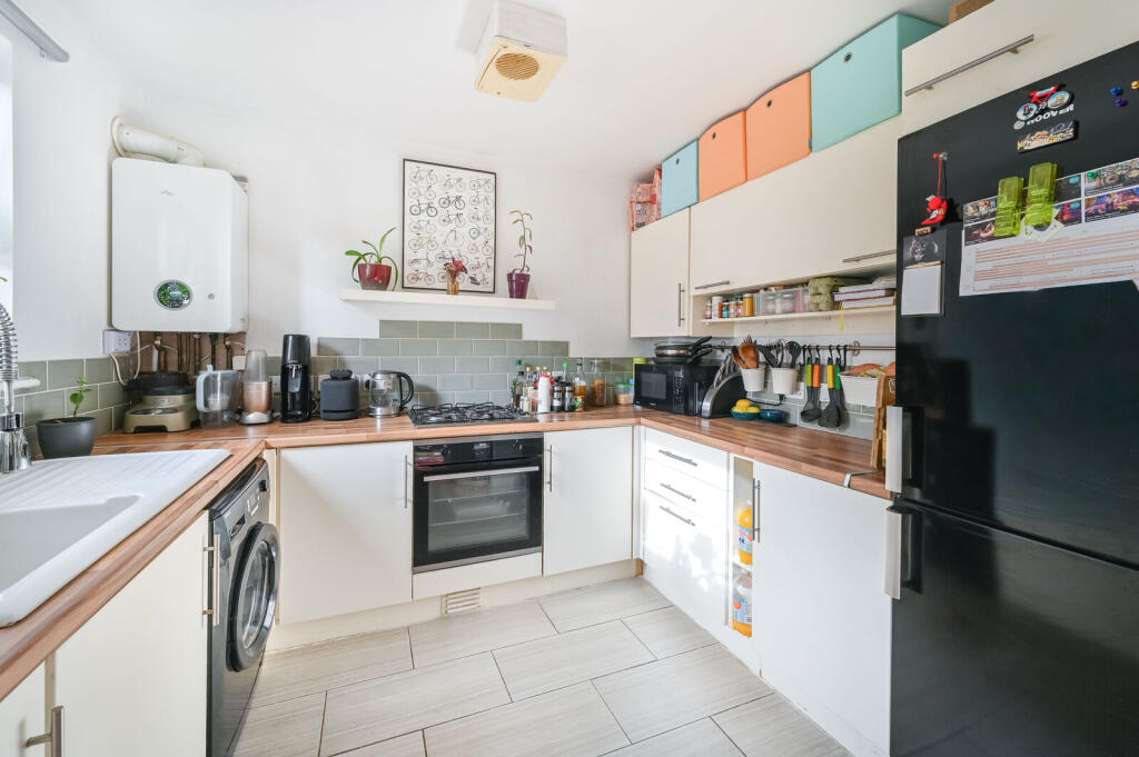 Apartment in London - More