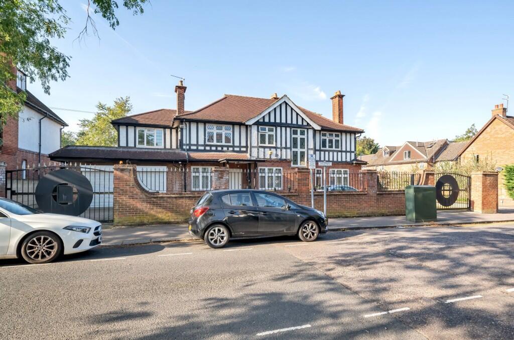 Main image of property: Park Avenue, Watford, Hertfordshire