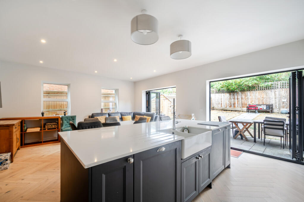 House in Reigate and Banstead, Surrey - View 3