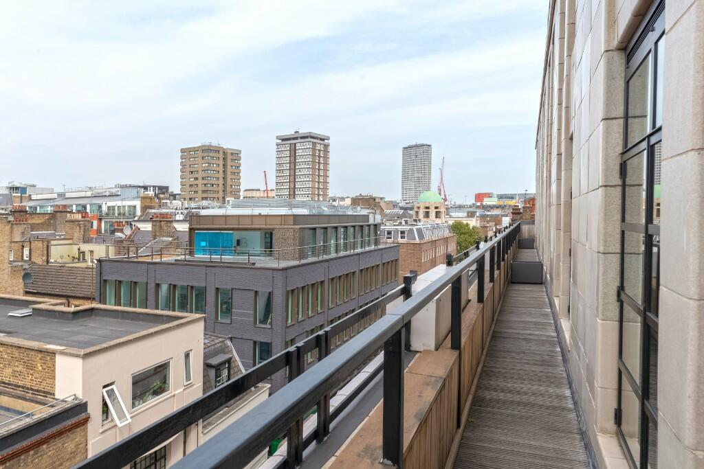Apartment in London, Soho - View 3