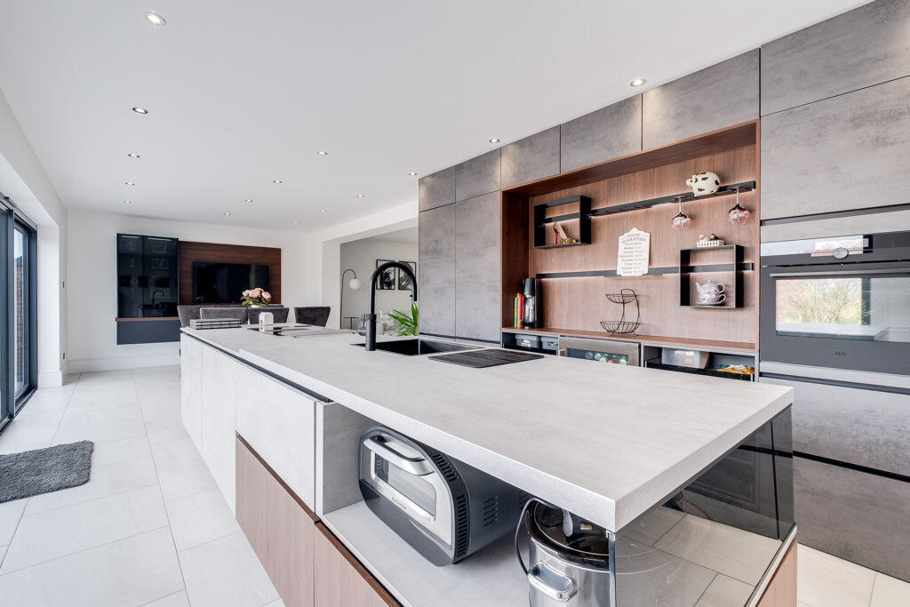 Additional image 12 of Kempson Avenue, Sutton Coldfield, B72 1HQ