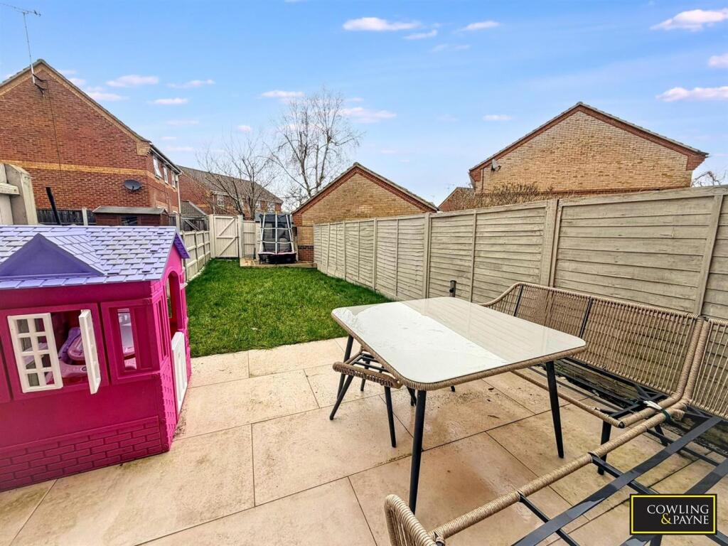 Derby Close, Langdon Hills photo 2