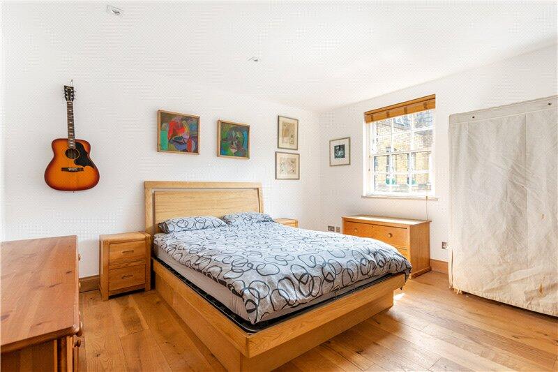 House in London, Elephant and Castle - View 3