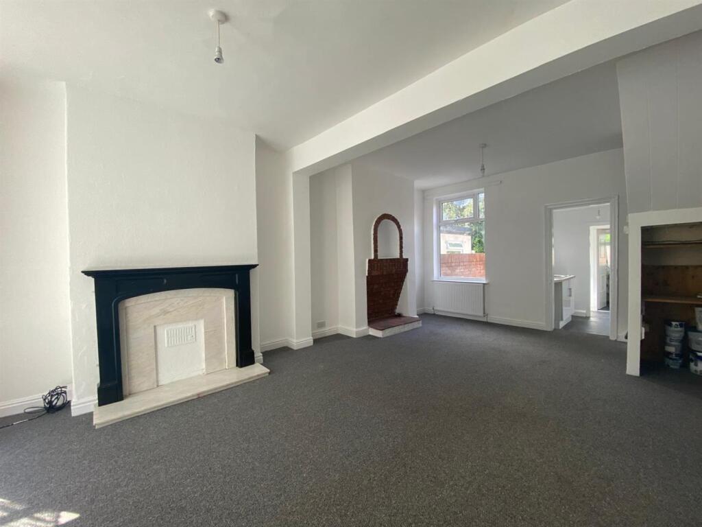 House in Hull, Kingston upon Hull - View 2