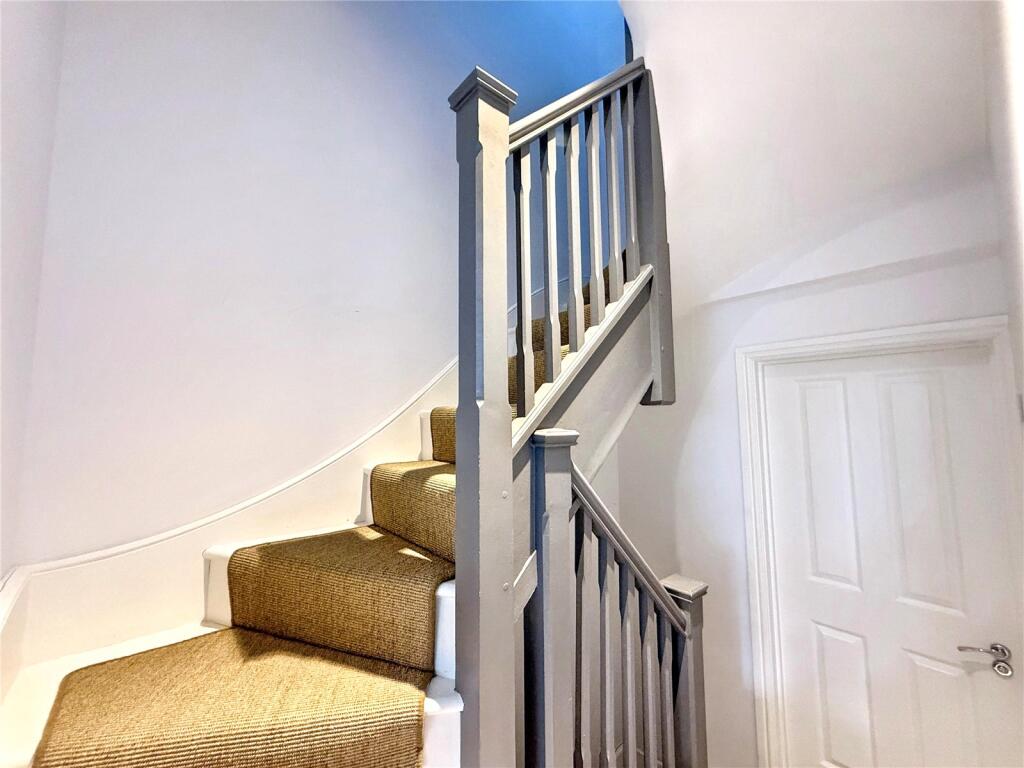 House in London - View 5