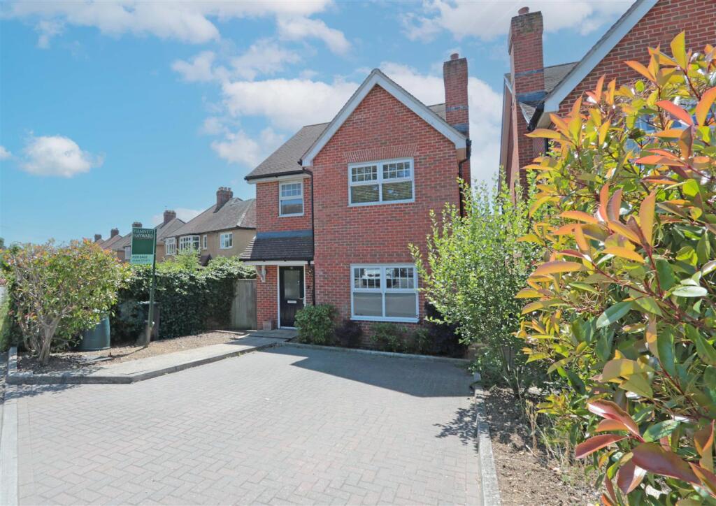 Main image of property: Southern Road, Thame