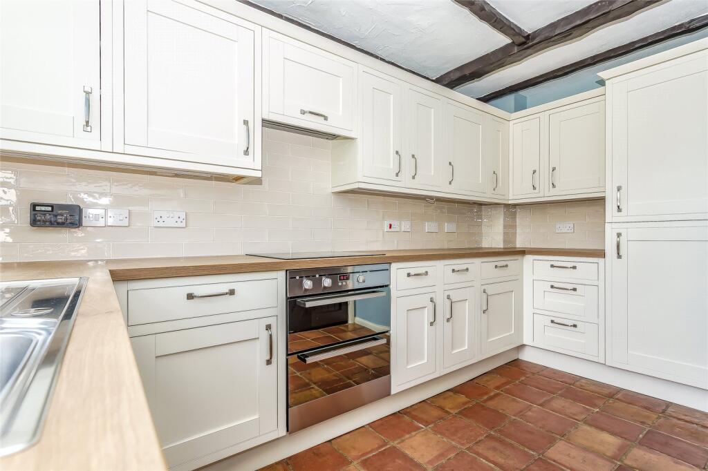 House in Tandridge, Brewer Street, Bletchingley - View 3