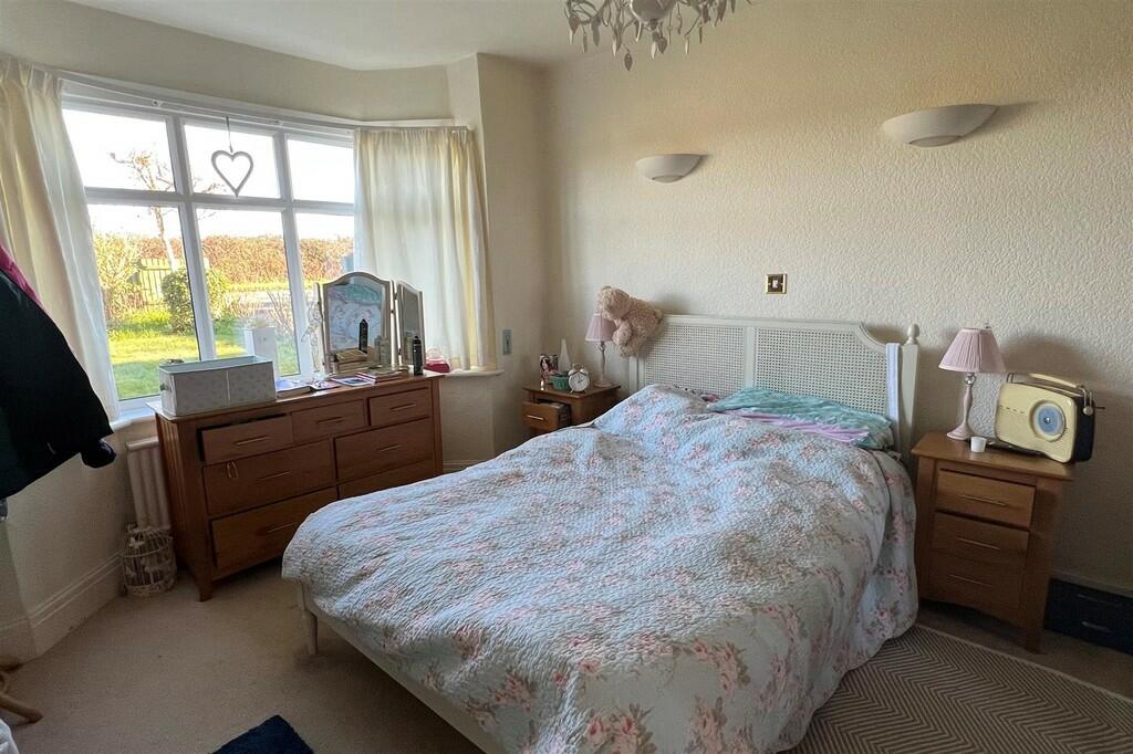 House in New Forest, Ringwood - View 4