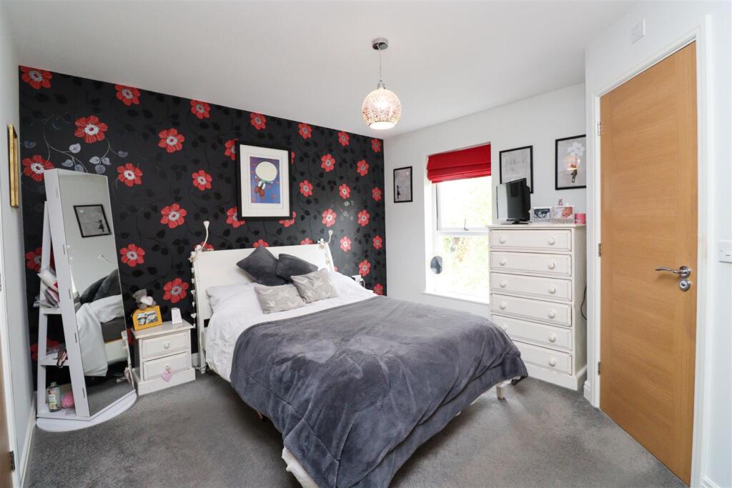 Redfields Meadow, Church Crookham, Fleet - More